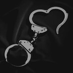 (Не)Счастье в наручниках. — Анель Святова